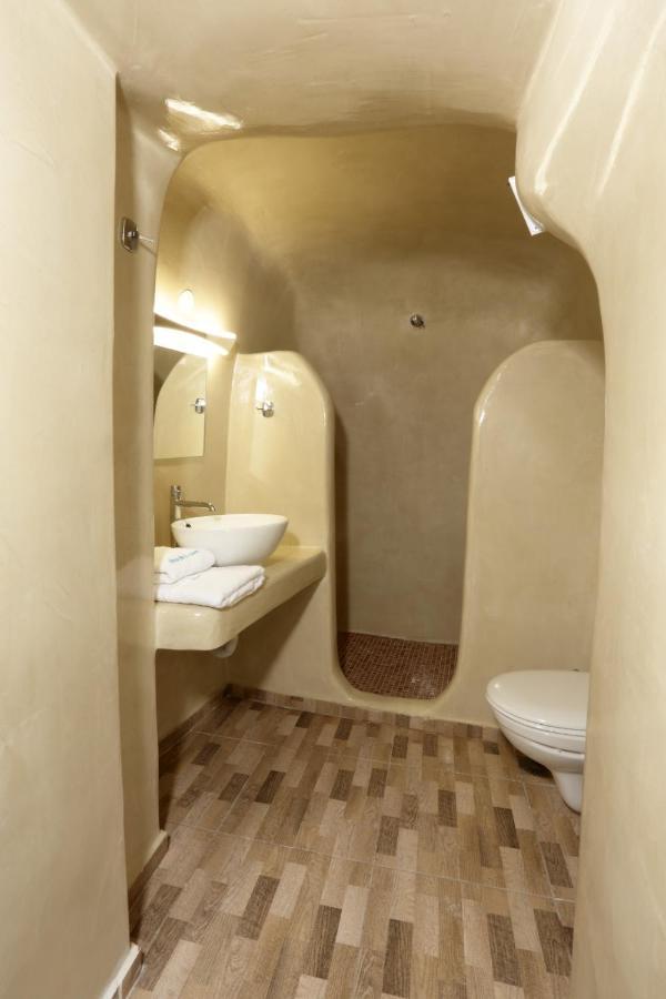 Church And Cave - Santorini Private Residences Meszariá Kültér fotó